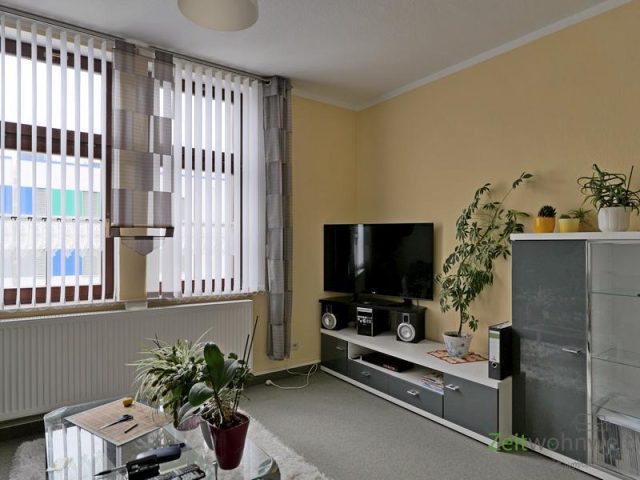Schrankwand, TV, Radio