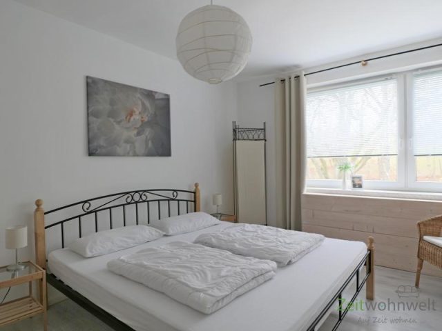 Blick ins Schlafzimmer 2