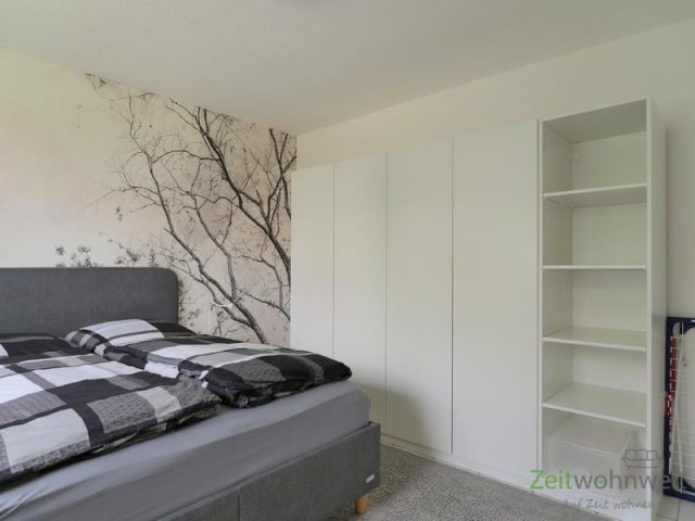 großer Schlafzimmerschrank