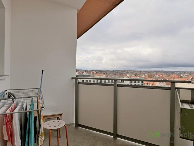 überdachter Balkon mit Aussicht