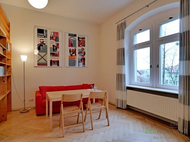 Sofa und Esstisch