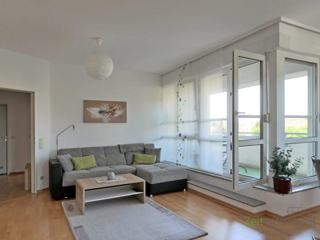 Wohnlandschaft und Balkonausgang