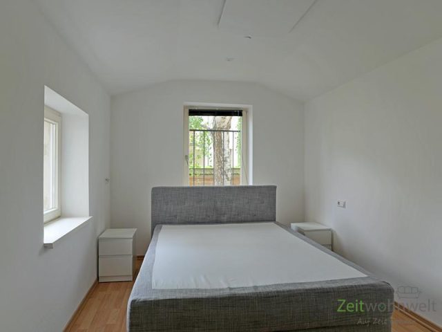 Bett im Schlafzimmer