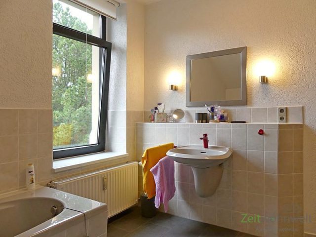 Wanne und Waschbecken