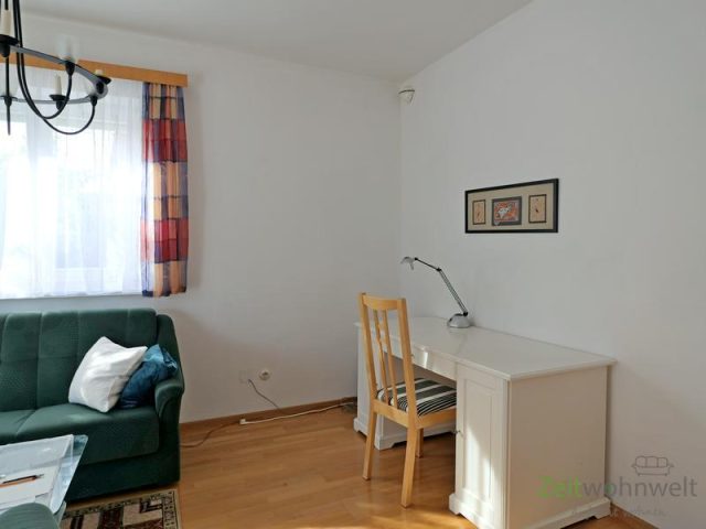 Schreibtisch im Wohnzimmer