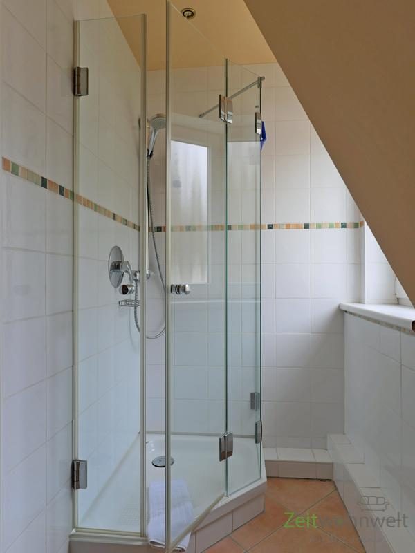 Dusche im Bad
