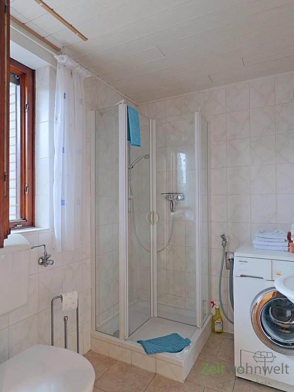 Dusche im Bad