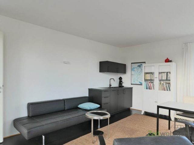 Sofa und Küchenblock
