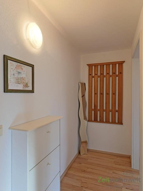 Wohnungsflur mit Garderobe
