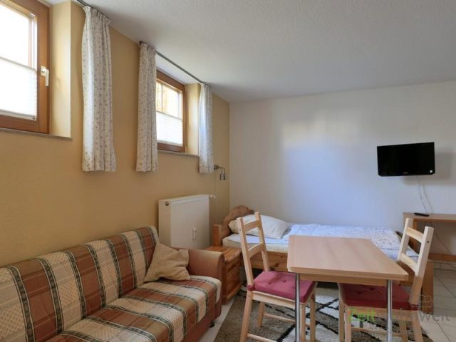 TV an der Wand