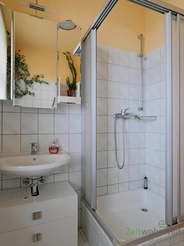 Dusche im Bad