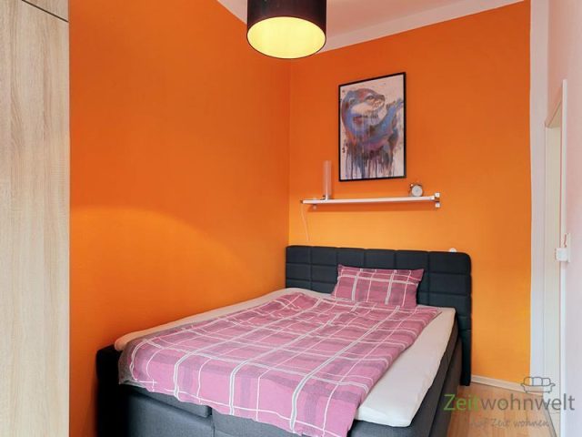 breites Bett