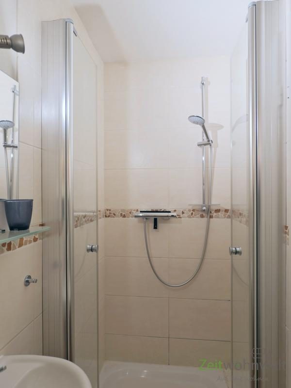 Dusche im Bad