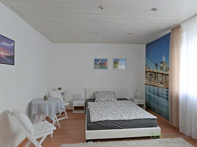 Blick ins Schlafzimmer