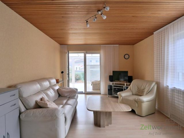 Sofa Sessel und TV