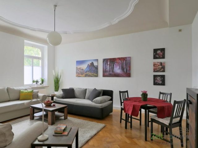 Blick ins Wohnzimmer