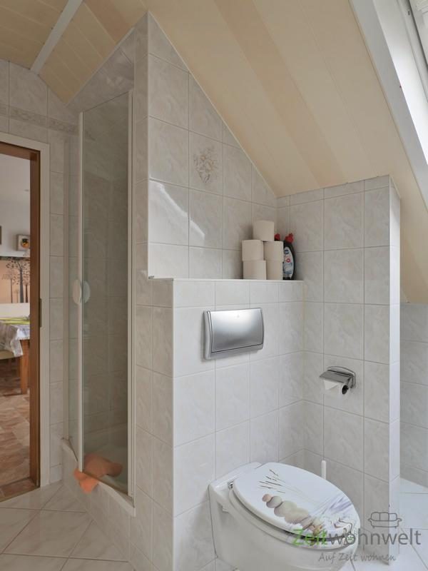 Dusche in der Wand