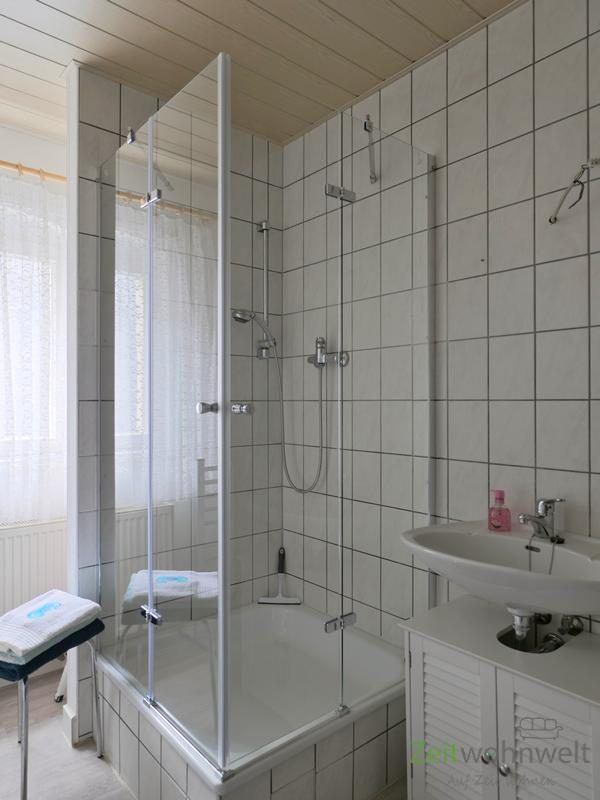 Dusche im oberen Bad