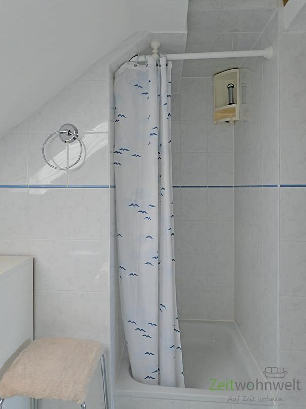 Dusche in der Wand eingebaut