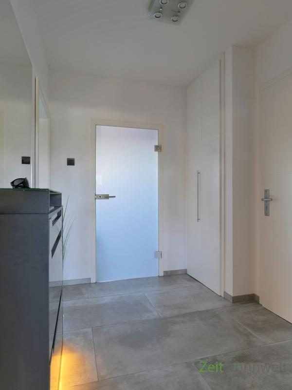 Wohnungsflur mit Wandschrank