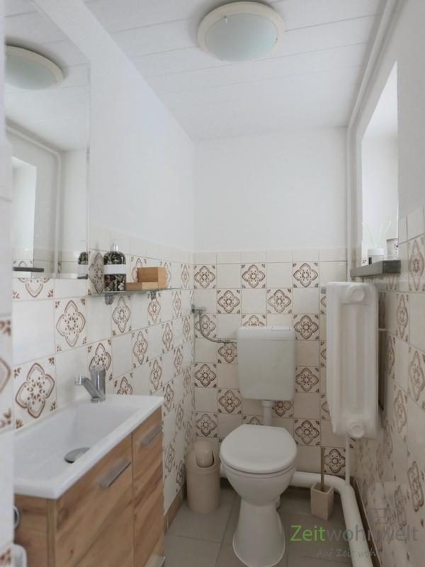 separates WC