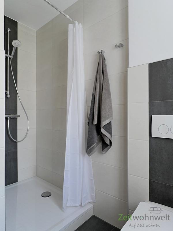 neue Dusche und WC