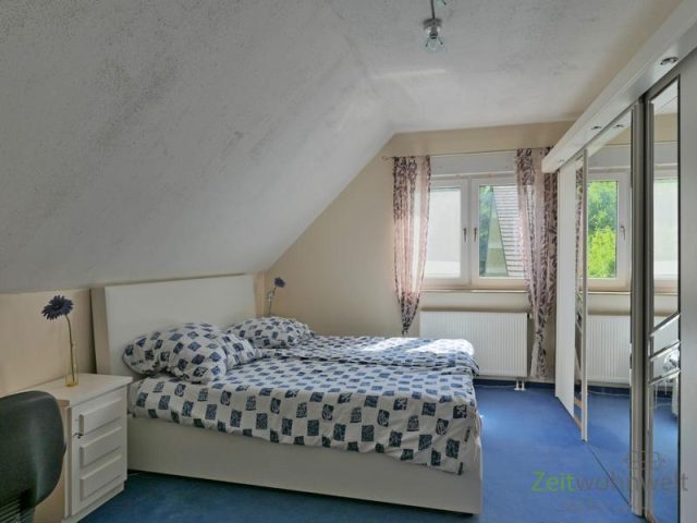rechtes Schlafzimmer