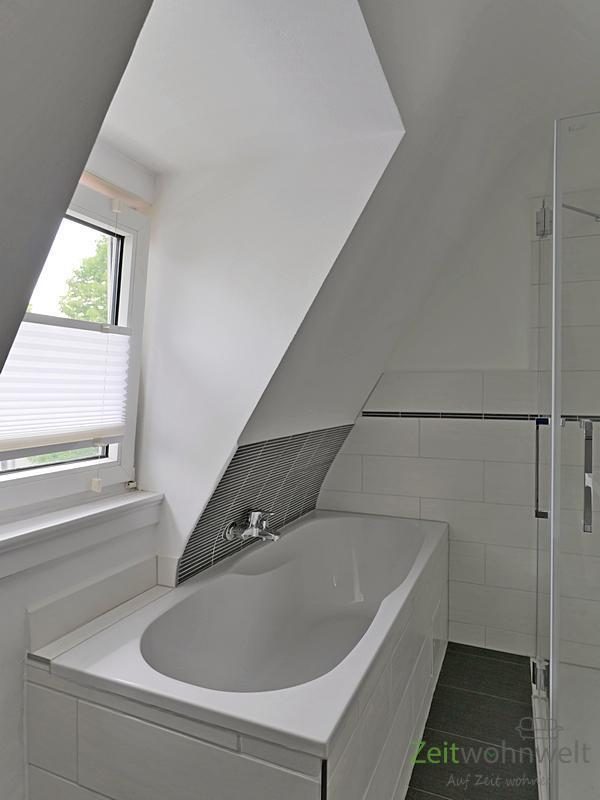 große Badewanne