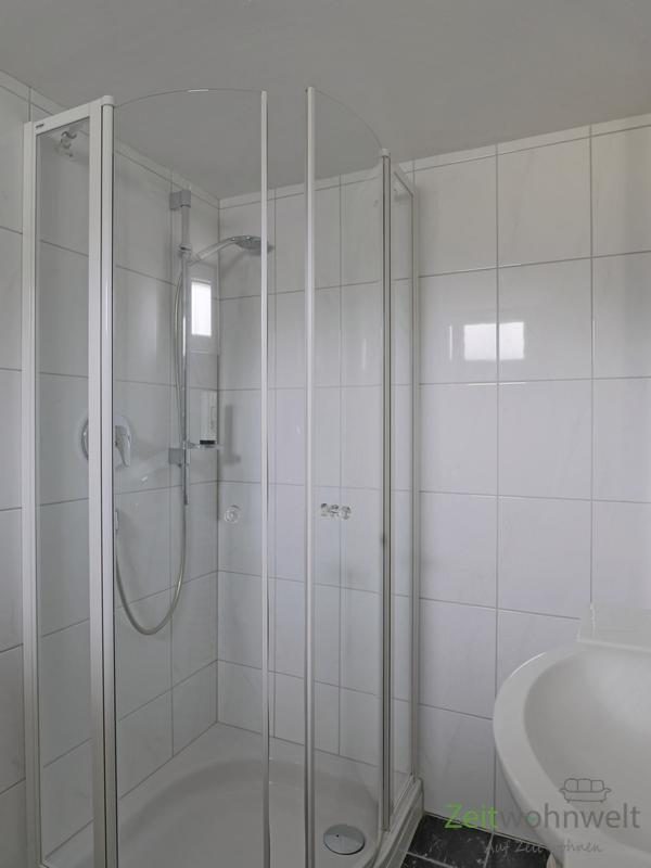 Dusche im Bad