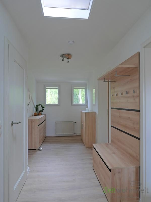 Wohnungsflur mit Garderobe