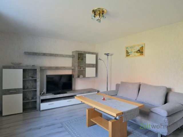 Schrankwand und TV