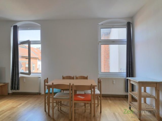 Esstisch im Wohnzimmer