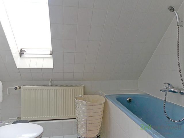 Bad mit Wanne