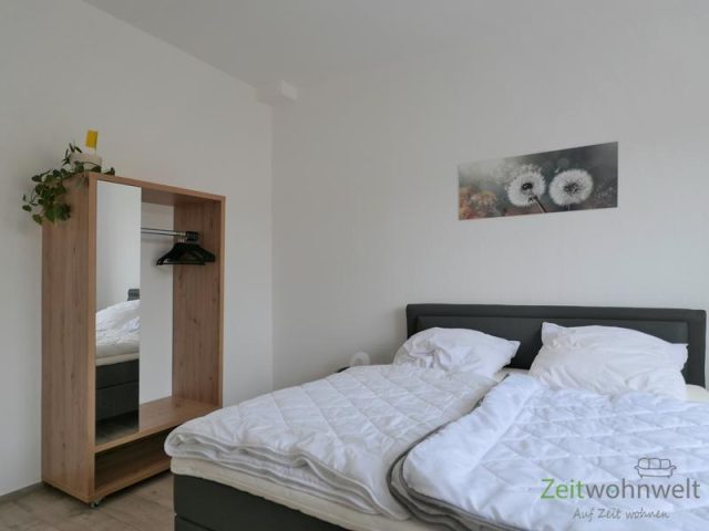 Regalschrank im Schlafzimmer