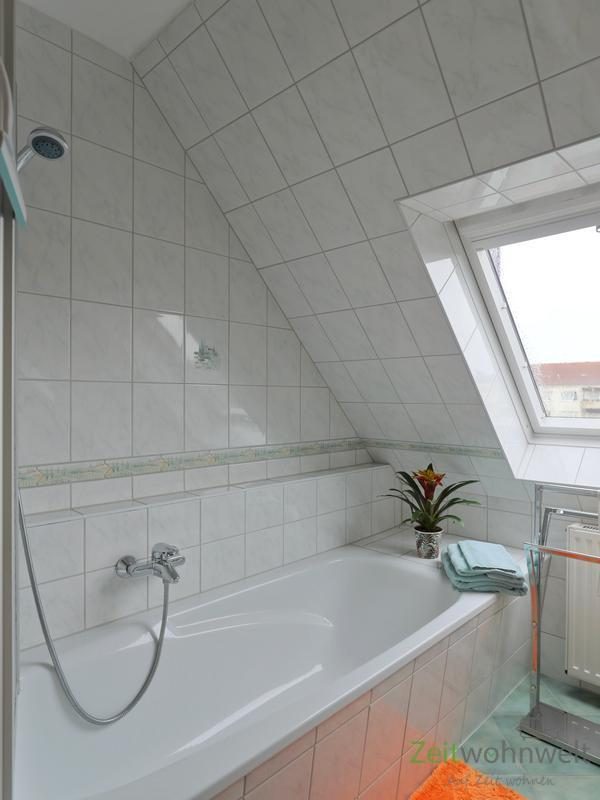 Wanne mit Duschabtrennung