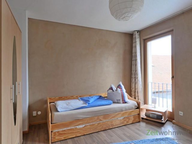 Kleiderscrank im linken Schlafzimmer