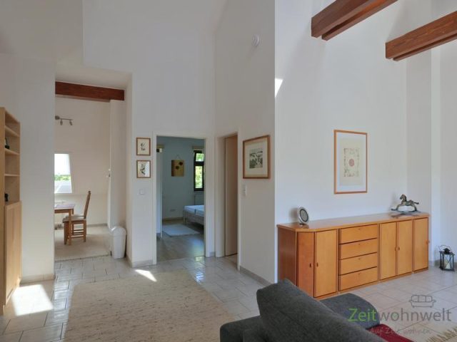 Blick zu Küche, Schlafzimmer und Bad