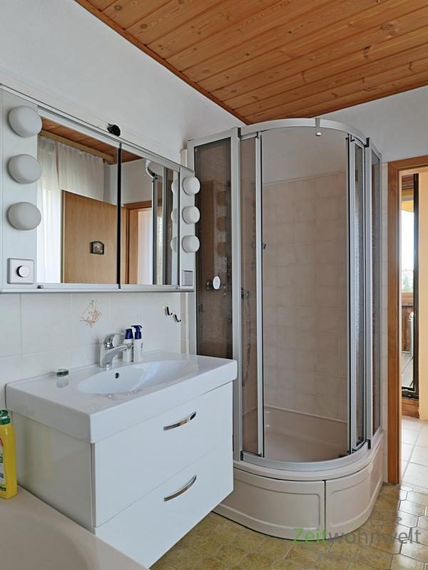 Dusche im Bad