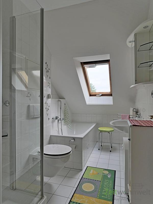 Dusche und Wanne