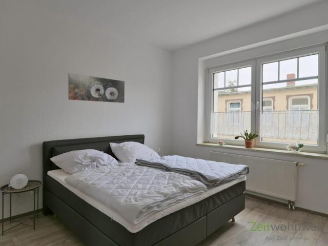 Doppelbett im Schlafzimmer