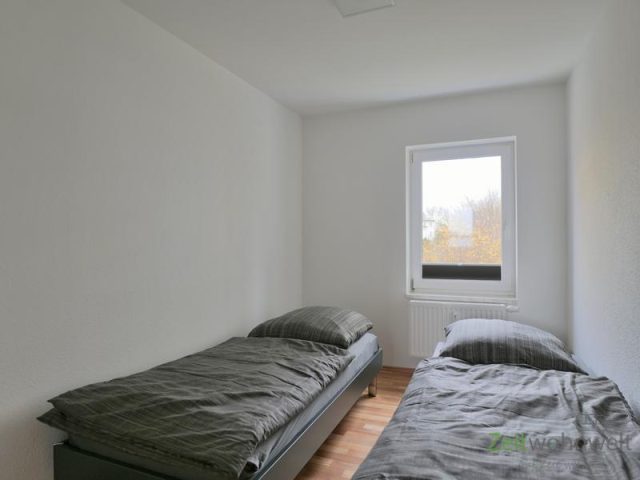 links_Blick ins Schlafzimmer