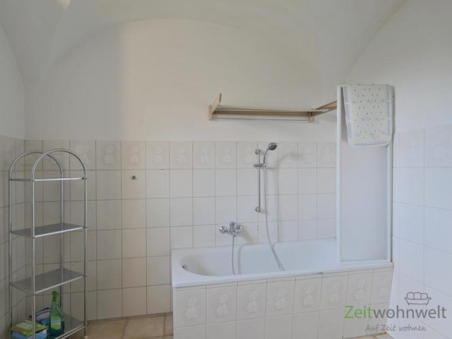 Wanne mit Duschabtrennung