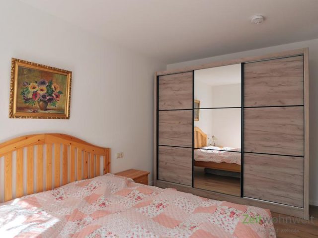 verspiegelter Kleiderschrank