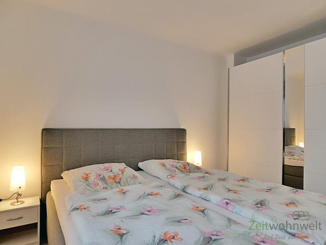 großer Schlafzimmerschrank