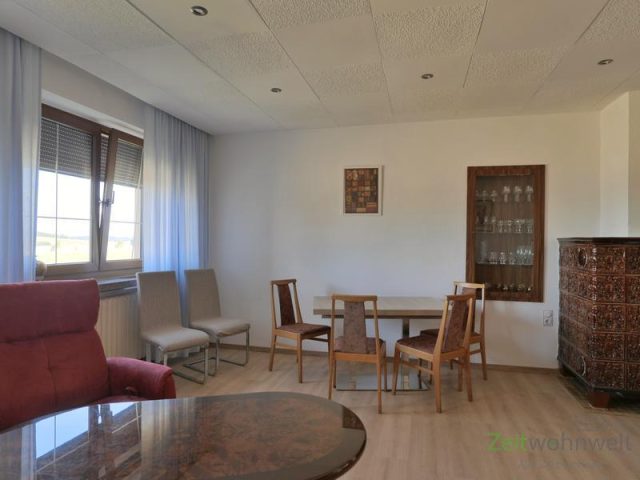 Esstisch im Wohnzimmer