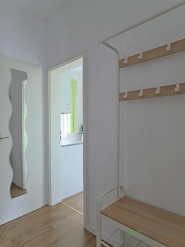 Wohnungsflur mit Garderobe