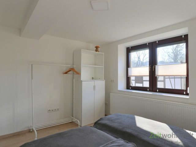 Kleiderstange im Schlafzimmer