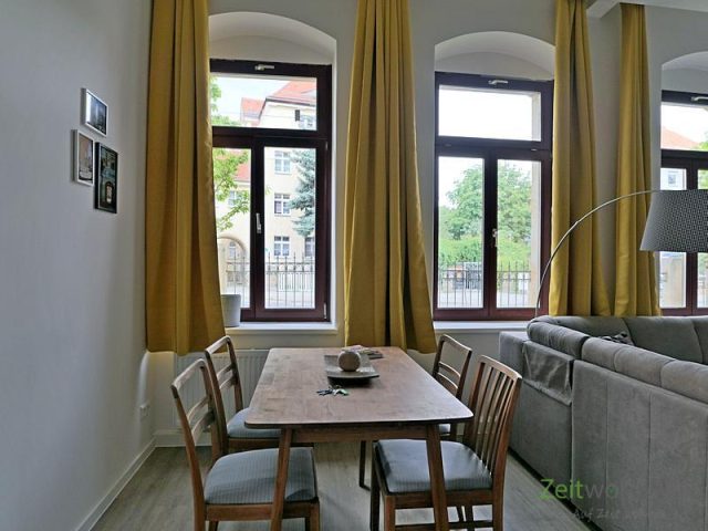 Esstisch im Wohnzimmer