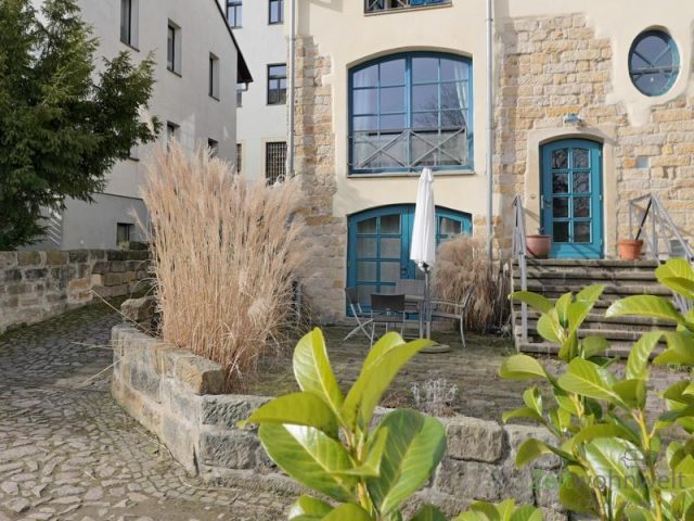 Terrassenansicht im Spätherbst