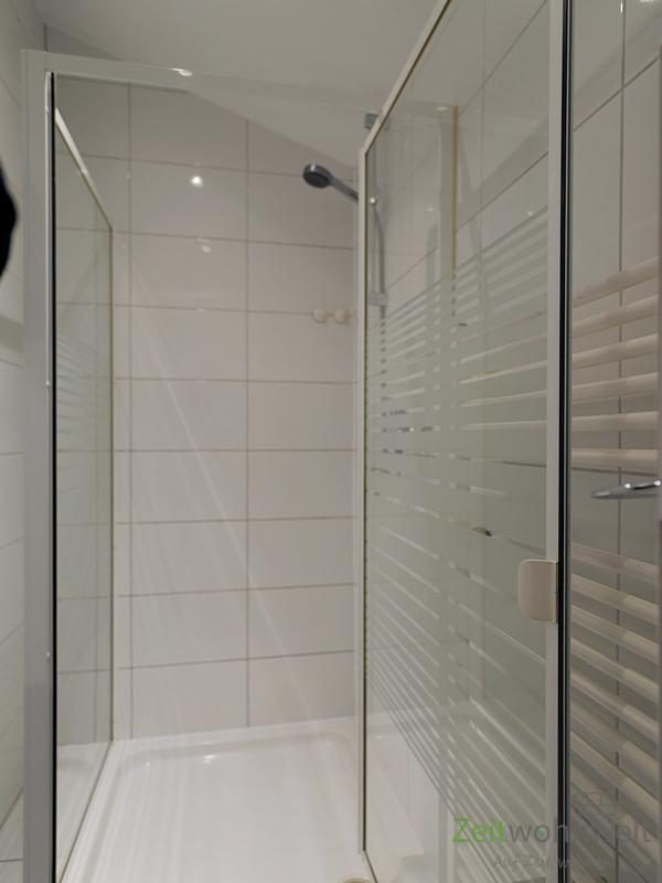 Dusche im Bad